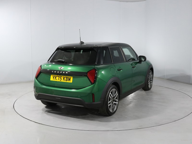 2026 (75) MINI COOPER 1.5 C Classic [Level 2] 5dr Auto 5633888