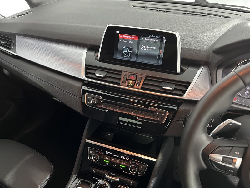 2019 (19) BMW 2 SERIES 220i M Sport 5dr DCT 4985371