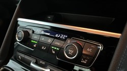 2019 (19) BMW 2 SERIES 220i M Sport 5dr DCT 4985408