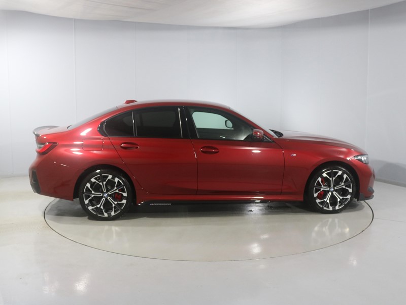 2026 (75) BMW 3 SERIES 330e 22.3 kWh M Sport 4dr Step Auto [Pro Pack] 5364619