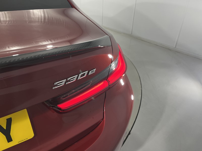 2026 (75) BMW 3 SERIES 330e 22.3 kWh M Sport 4dr Step Auto [Pro Pack] 5364662