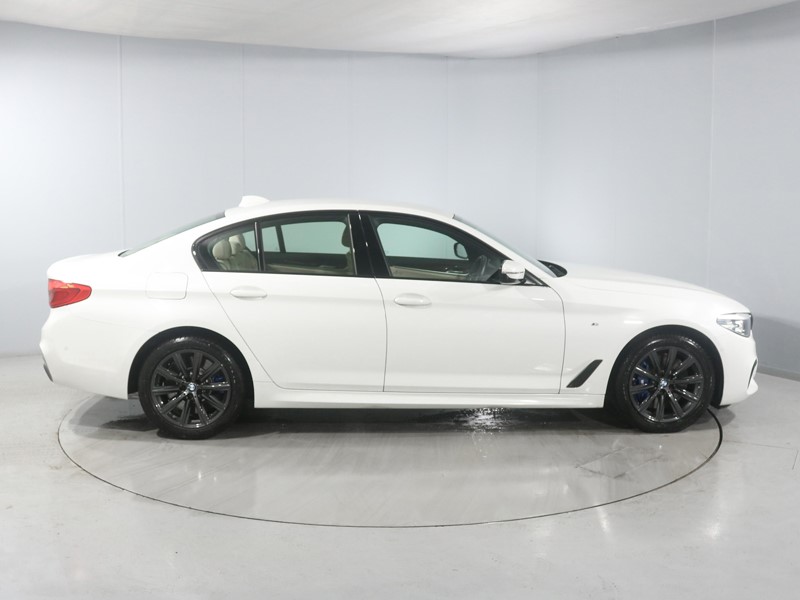 2020 (69) BMW 5 SERIES 540i xDrive M Sport 4dr Auto 5037316