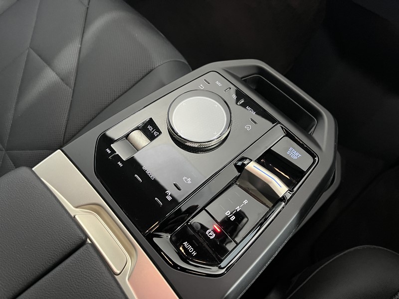 2022 (72) BMW iX 240kW xDrive40 M Sport Edition 76.6kWh 5dr Auto 5007699