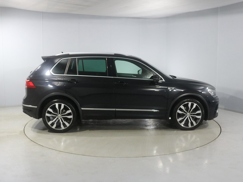 2019 (19) VOLKSWAGEN TIGUAN 2.0 TDi 150 4Motion R-Line Tech 5dr DSG 5012770