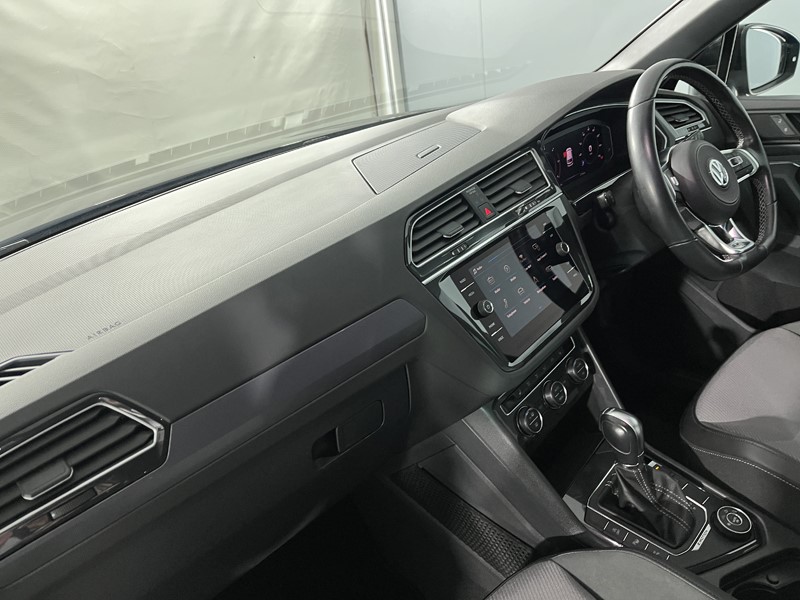 2019 (19) VOLKSWAGEN TIGUAN 2.0 TDi 150 4Motion R-Line Tech 5dr DSG 5012774