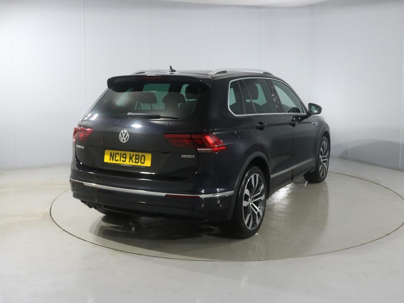 2019 (19) VOLKSWAGEN TIGUAN 2.0 TDi 150 4Motion R-Line Tech 5dr DSG 5012811