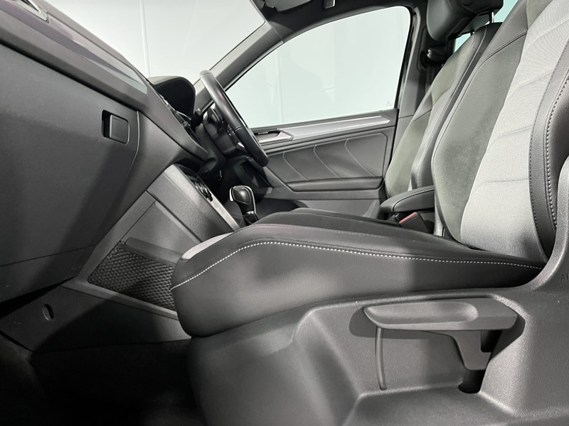 2019 (19) VOLKSWAGEN TIGUAN 2.0 TDi 150 4Motion R-Line Tech 5dr DSG 5012799