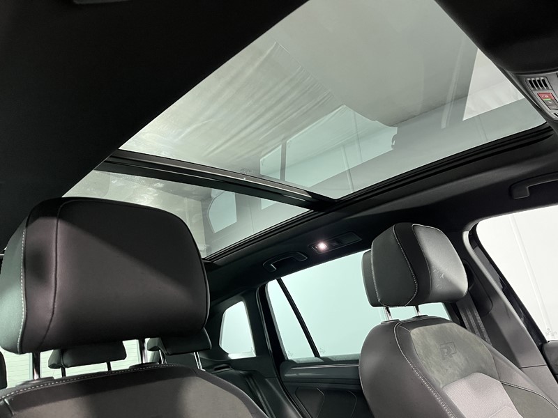 2019 (19) VOLKSWAGEN TIGUAN 2.0 TDi 150 4Motion R-Line Tech 5dr DSG 5012784