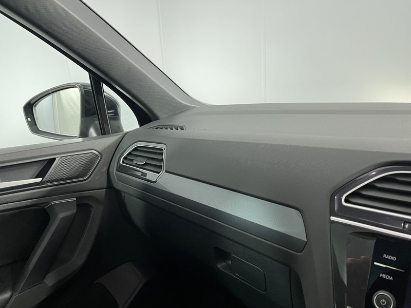 2019 (19) VOLKSWAGEN TIGUAN 2.0 TDi 150 4Motion R-Line Tech 5dr DSG 5012794