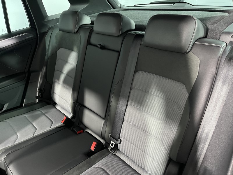 2019 (19) VOLKSWAGEN TIGUAN 2.0 TDi 150 4Motion R-Line Tech 5dr DSG 5012779