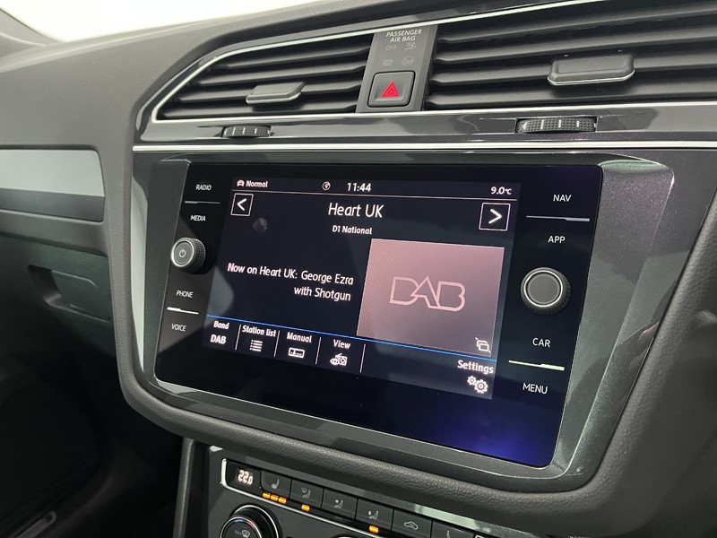 2019 (19) VOLKSWAGEN TIGUAN 2.0 TDi 150 4Motion R-Line Tech 5dr DSG 5012775