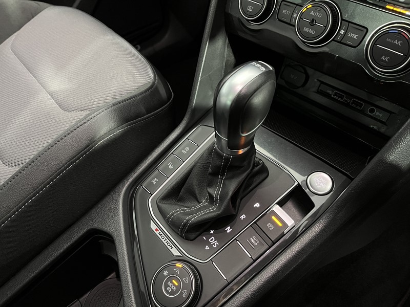 2019 (19) VOLKSWAGEN TIGUAN 2.0 TDi 150 4Motion R-Line Tech 5dr DSG 5012777