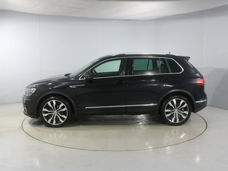 2019 (19) VOLKSWAGEN TIGUAN 2.0 TDi 150 4Motion R-Line Tech 5dr DSG 5012812