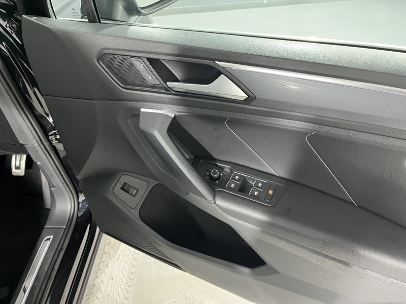 2019 (19) VOLKSWAGEN TIGUAN 2.0 TDi 150 4Motion R-Line Tech 5dr DSG 5012788