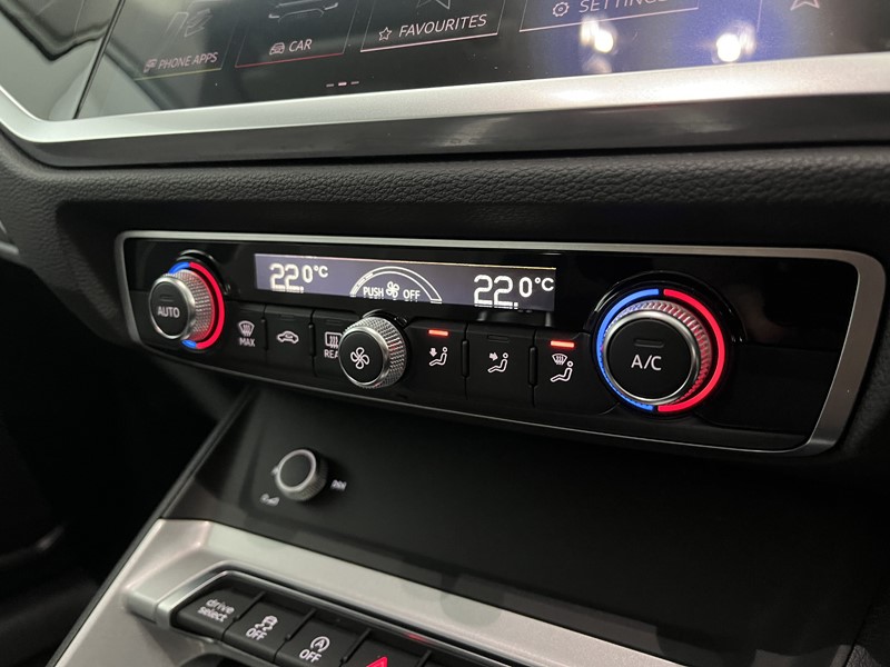2022 (22) AUDI Q3 35 TFSI Sport 5dr 5007623
