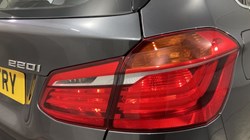 2019 (19) BMW 2 SERIES 220i Luxury 5dr DCT 5011569