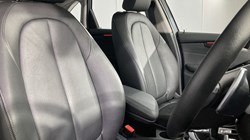 2019 (19) BMW 2 SERIES 220i Luxury 5dr DCT 5011537