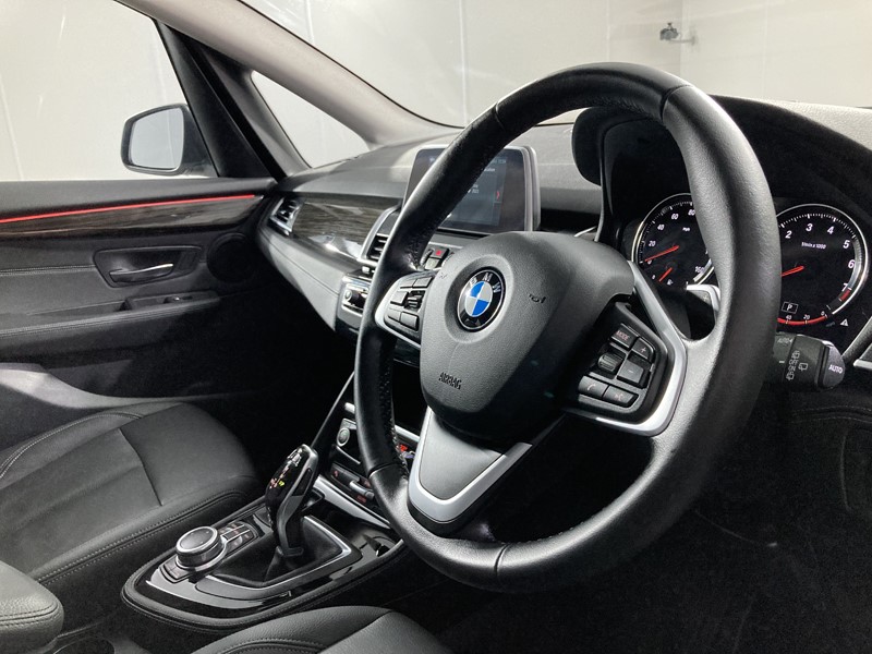 2019 (19) BMW 2 SERIES 220i Luxury 5dr DCT 5011532