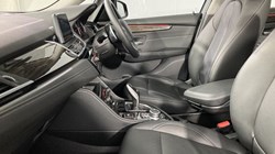 2019 (19) BMW 2 SERIES 220i Luxury 5dr DCT 5011562