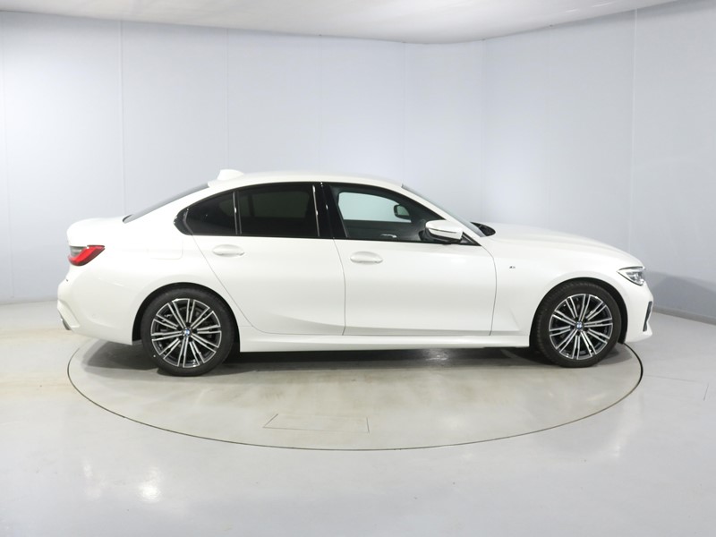 2020 (20) BMW 3 SERIES 320i xDrive M Sport 4dr Step Auto 5085441