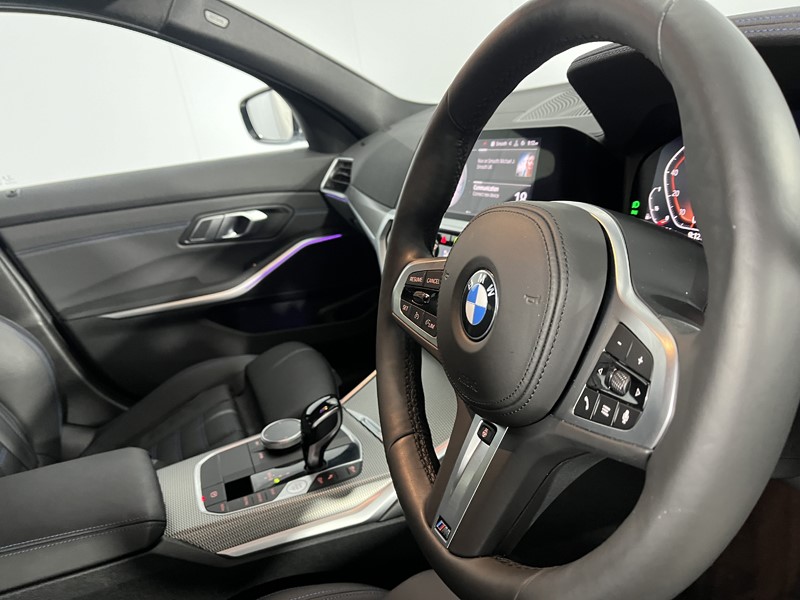 2020 (20) BMW 3 SERIES 320i xDrive M Sport 4dr Step Auto 5085460