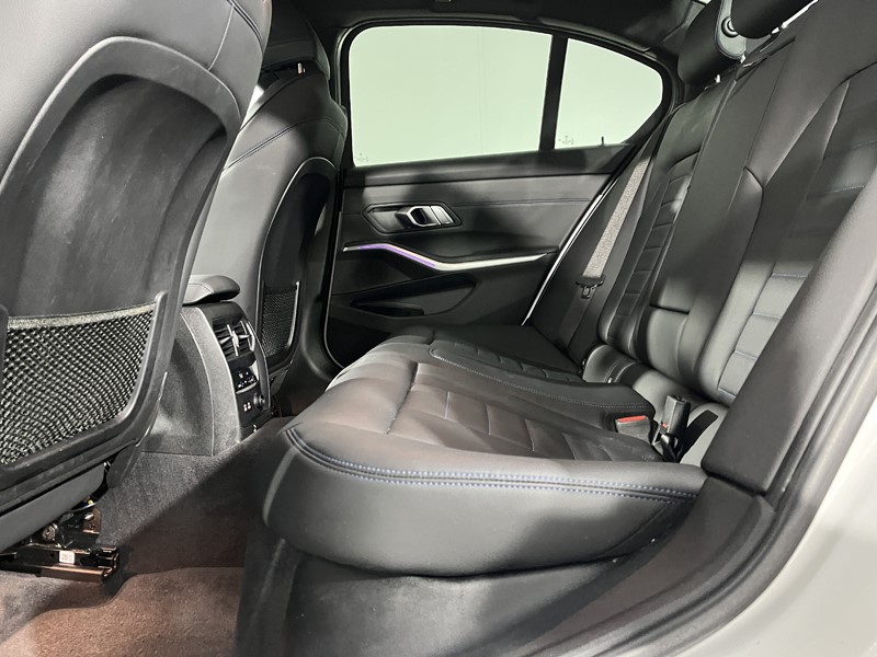 2020 (20) BMW 3 SERIES 320i xDrive M Sport 4dr Step Auto 5085474