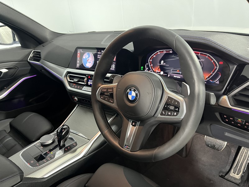 2020 (20) BMW 3 SERIES 320i xDrive M Sport 4dr Step Auto 5085444