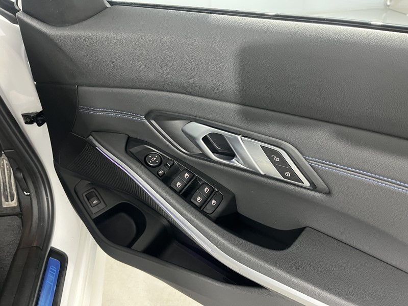 2020 (20) BMW 3 SERIES 320i xDrive M Sport 4dr Step Auto 5085458