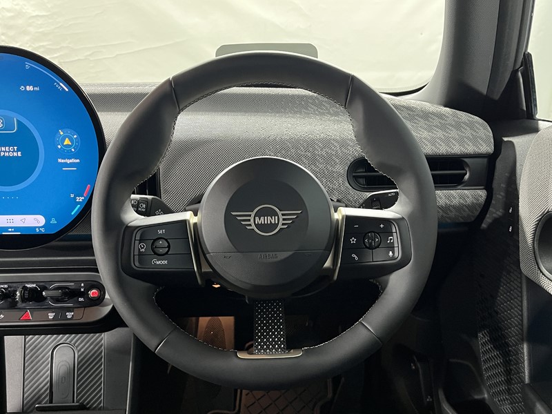 2024 (24) MINI COOPER 1.5 C Exclusive 3dr Auto 5008052