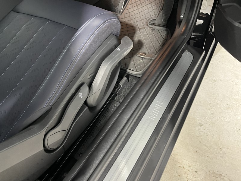 2024 (24) MINI COOPER 1.5 C Exclusive 3dr Auto 5008066