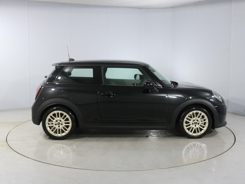 2024 (24) MINI COOPER 1.5 C Exclusive 3dr Auto 5008050