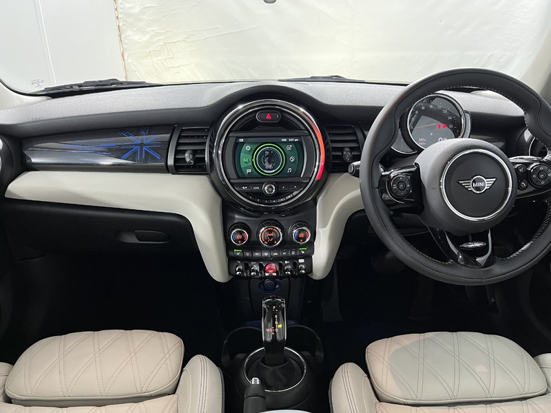 2020 (70) MINI HATCHBACK 1.5 Cooper Exclusive II 5dr Auto 5032317