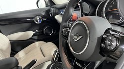 2020 (70) MINI HATCHBACK 1.5 Cooper Exclusive II 5dr Auto 5032335