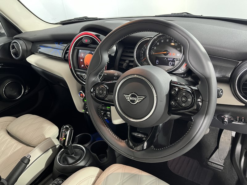 2020 (70) MINI HATCHBACK 1.5 Cooper Exclusive II 5dr Auto 5032319