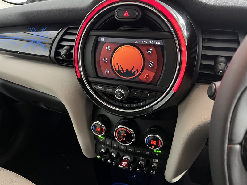 2020 (70) MINI HATCHBACK 1.5 Cooper Exclusive II 5dr Auto 5032321