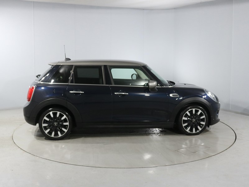 2020 (70) MINI HATCHBACK 1.5 Cooper Exclusive II 5dr Auto 5032316