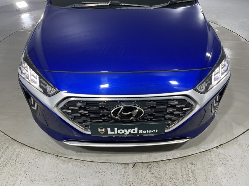 2020 (20) HYUNDAI IONIQ 1.6 GDi Hybrid Premium 5dr DCT 5032997