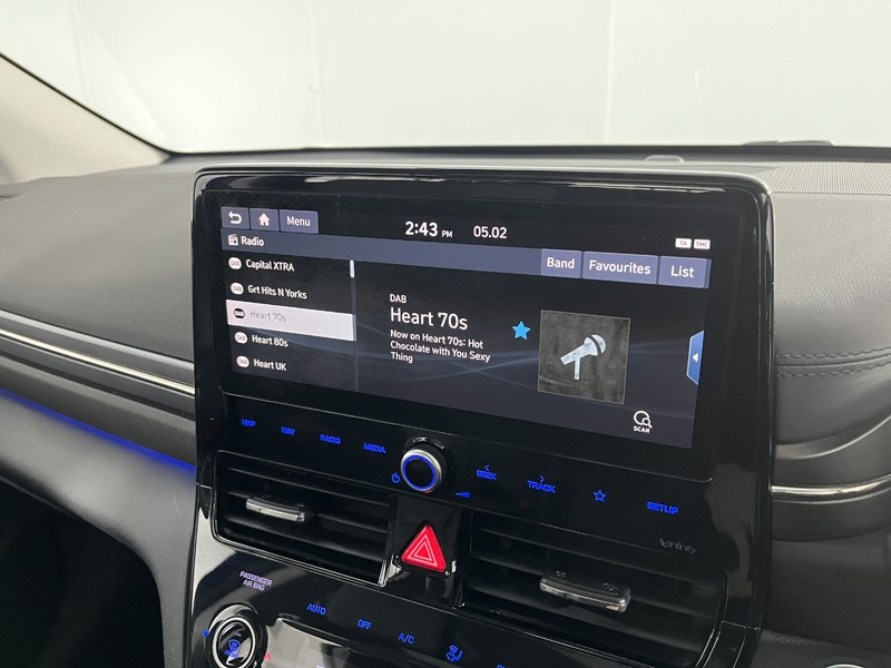 2020 (20) HYUNDAI IONIQ 1.6 GDi Hybrid Premium 5dr DCT 5032986