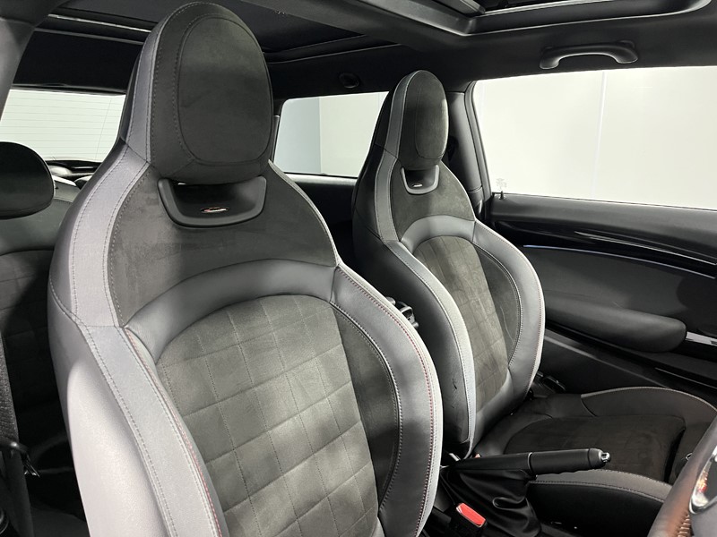 2022 (22) MINI HATCHBACK 2.0 John Cooper Works 3dr 5032056