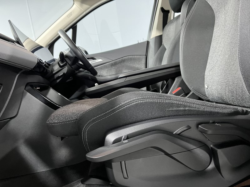 2023 (72) BMW 2 SERIES 220i MHT Sport 5dr DCT 5042823