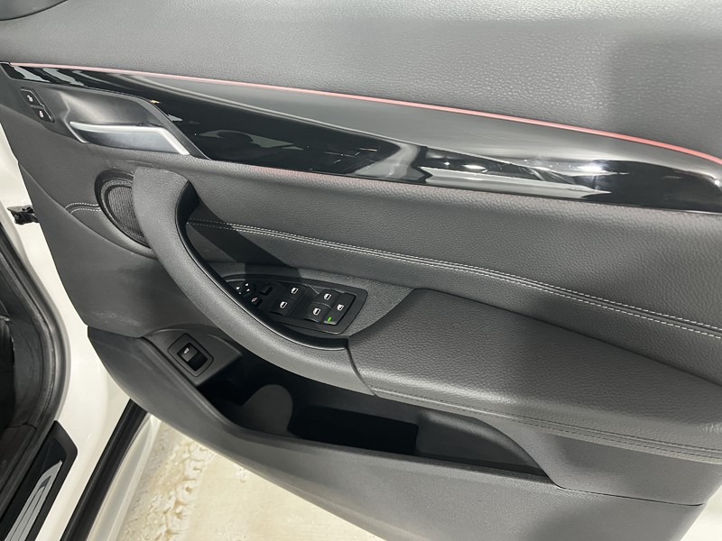 2019 (19) BMW X1 xDrive 20d xLine 5dr Step Auto 5042768