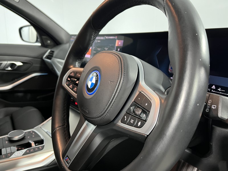 2024 (24) BMW 3 SERIES 330e M Sport 5dr Step Auto 5078286