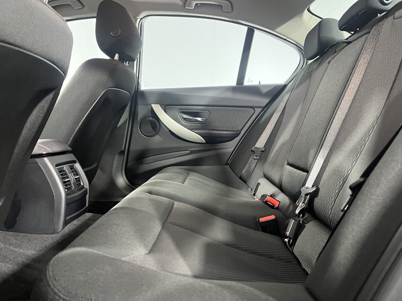 2018 (68) BMW 3 SERIES 320d xDrive SE 4dr Step Auto 5010717