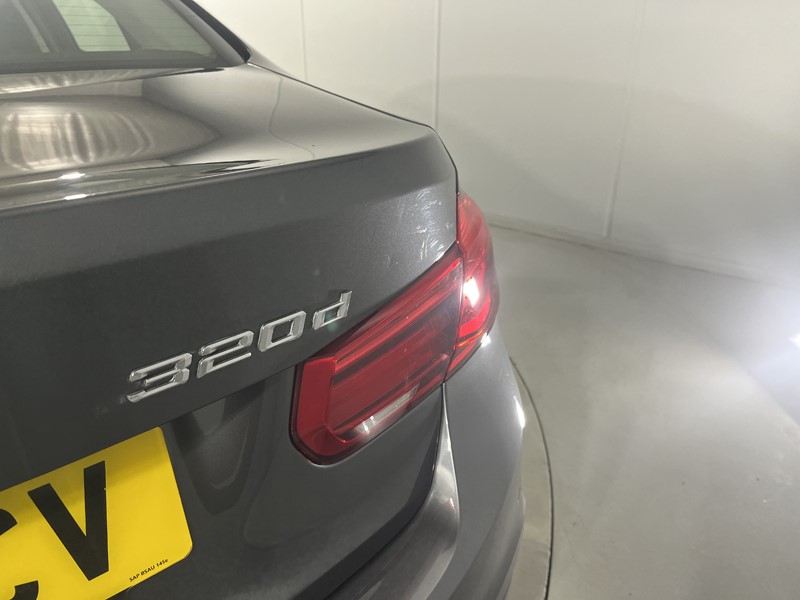 2018 (68) BMW 3 SERIES 320d xDrive SE 4dr Step Auto 5010723