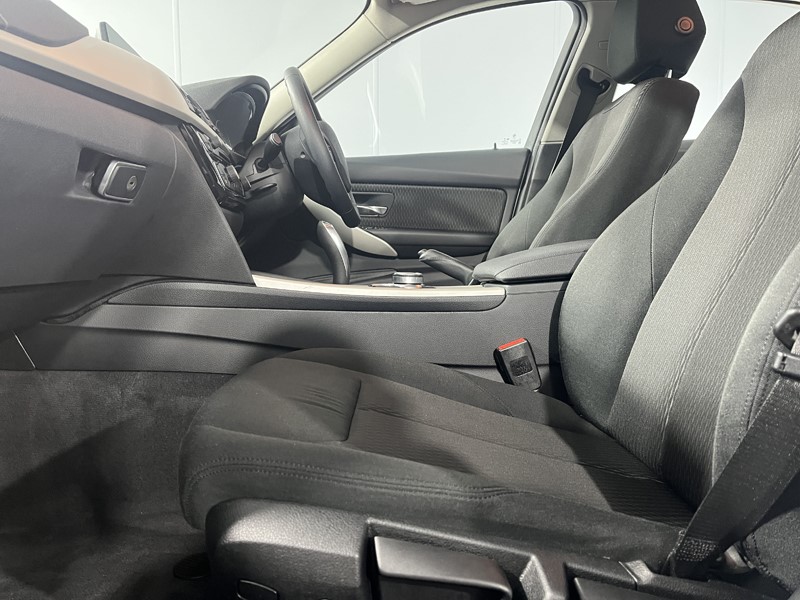 2018 (68) BMW 3 SERIES 320d xDrive SE 4dr Step Auto 5010716