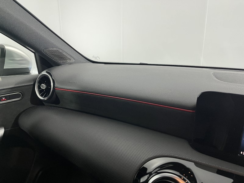 2021 (21) MERCEDES-BENZ A CLASS A180d AMG Line 5dr Auto 5043111