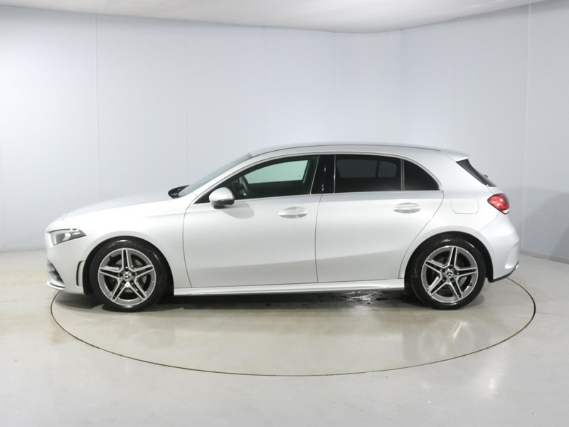 2021 (21) MERCEDES-BENZ A CLASS A180d AMG Line 5dr Auto 5043132