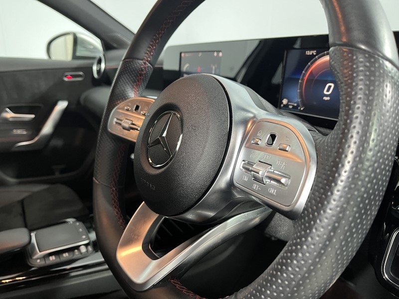 2021 (21) MERCEDES-BENZ A CLASS A180d AMG Line 5dr Auto 5043107