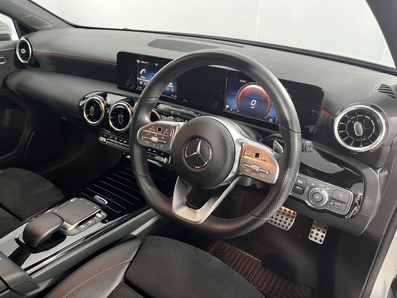2021 (21) MERCEDES-BENZ A CLASS A180d AMG Line 5dr Auto 5043090
