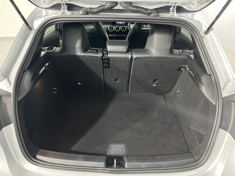 2021 (21) MERCEDES-BENZ A CLASS A180d AMG Line 5dr Auto 5043097